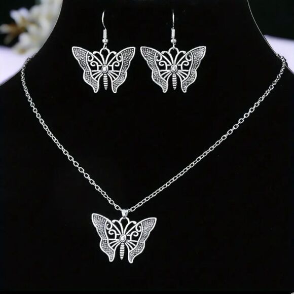 🦋 Silver Filagree Butterfly Necklace + Earrings Matching 3pc Jewelry Set Gift - Picture 1 of 10